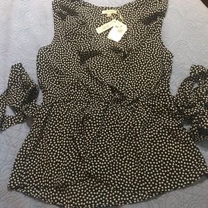 Max Studio Wrap Top XL with Ruffle V-Neckline Black/Cream